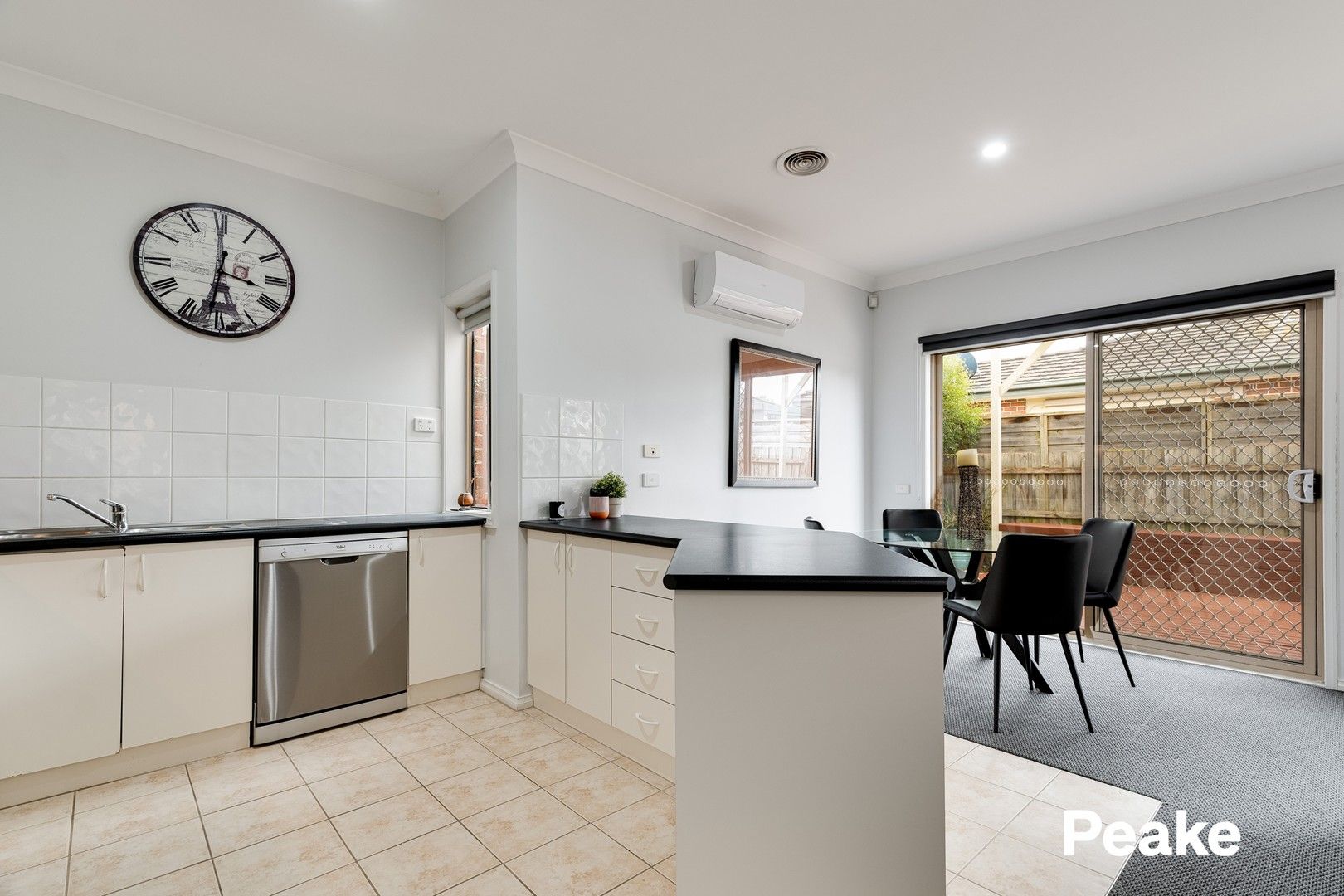 1/12 Grant Close, Berwick VIC 3806, Image 0