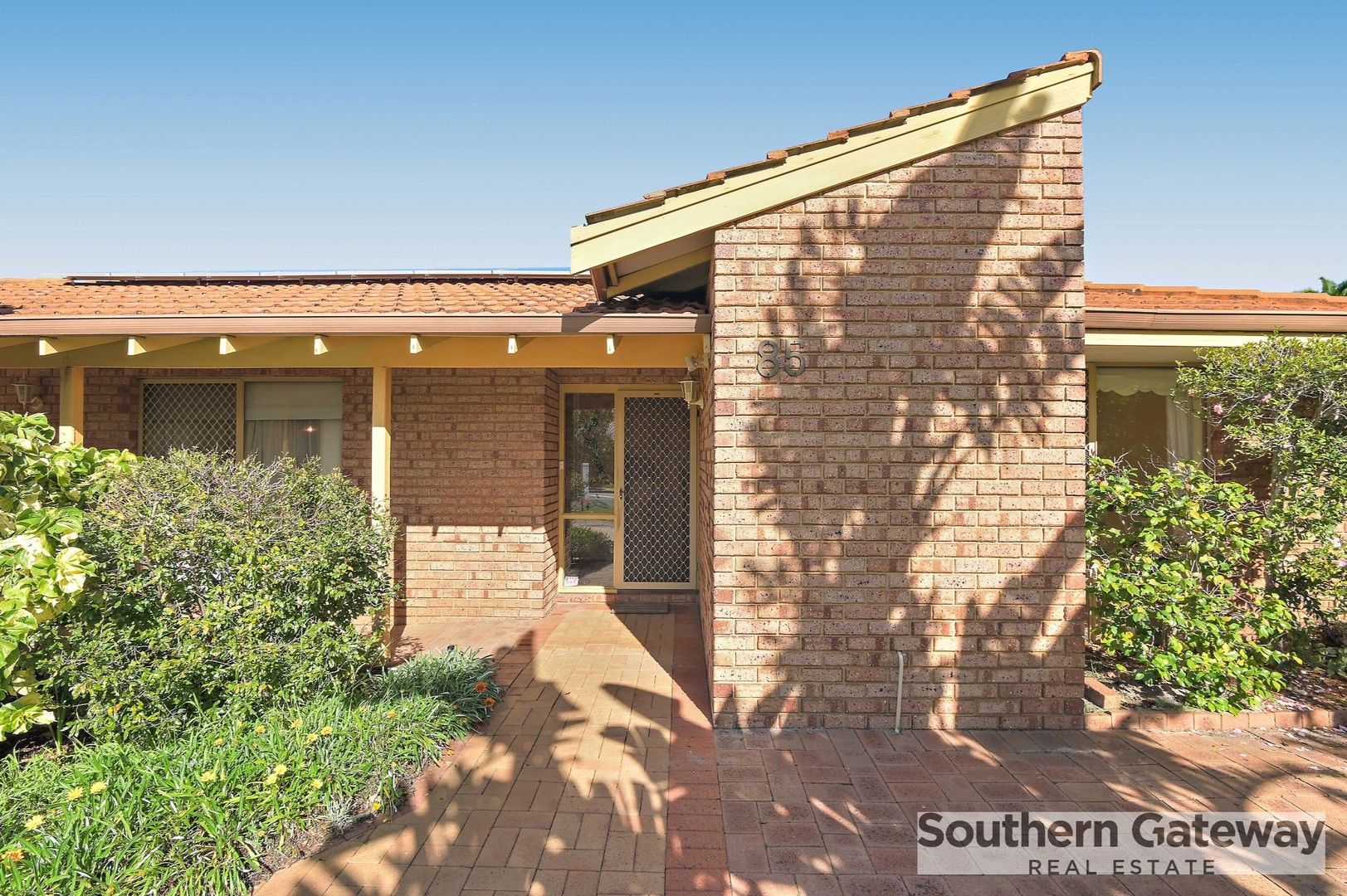 4 bedrooms House in 85 Aulberry Parade LEEMING WA, 6149