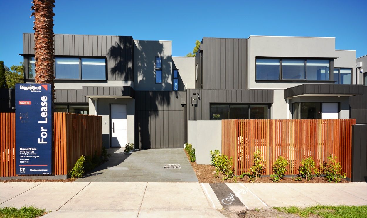 3 bedrooms Townhouse in 1E Riddell Parade ELSTERNWICK VIC, 3185