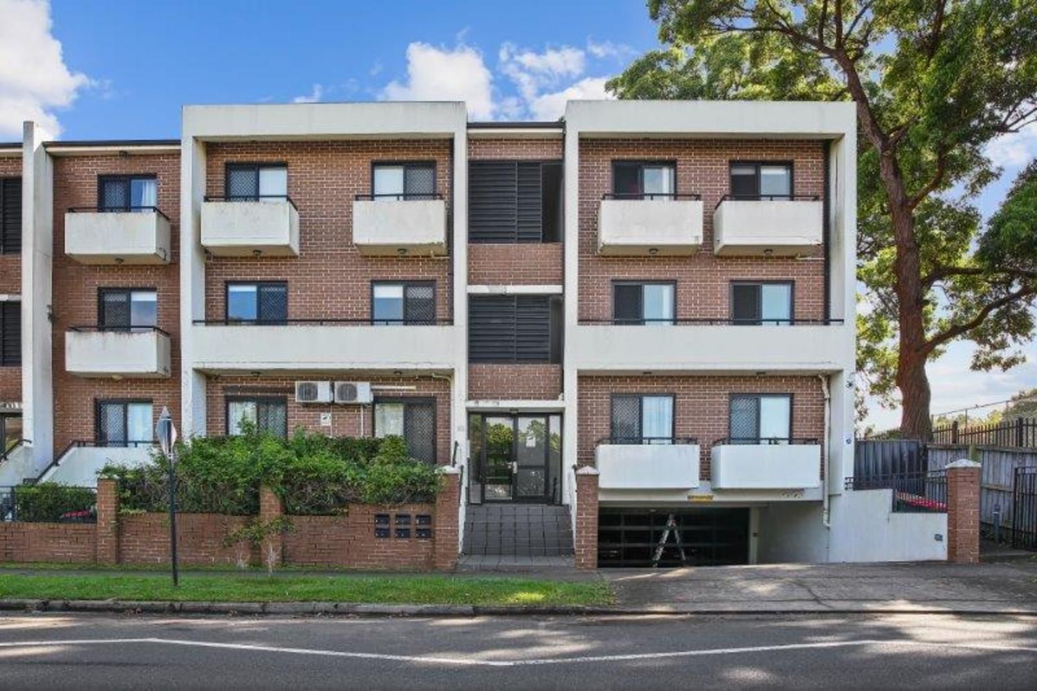 2 bedrooms Apartment / Unit / Flat in 3/11-13 calder Road RYDALMERE NSW, 2116