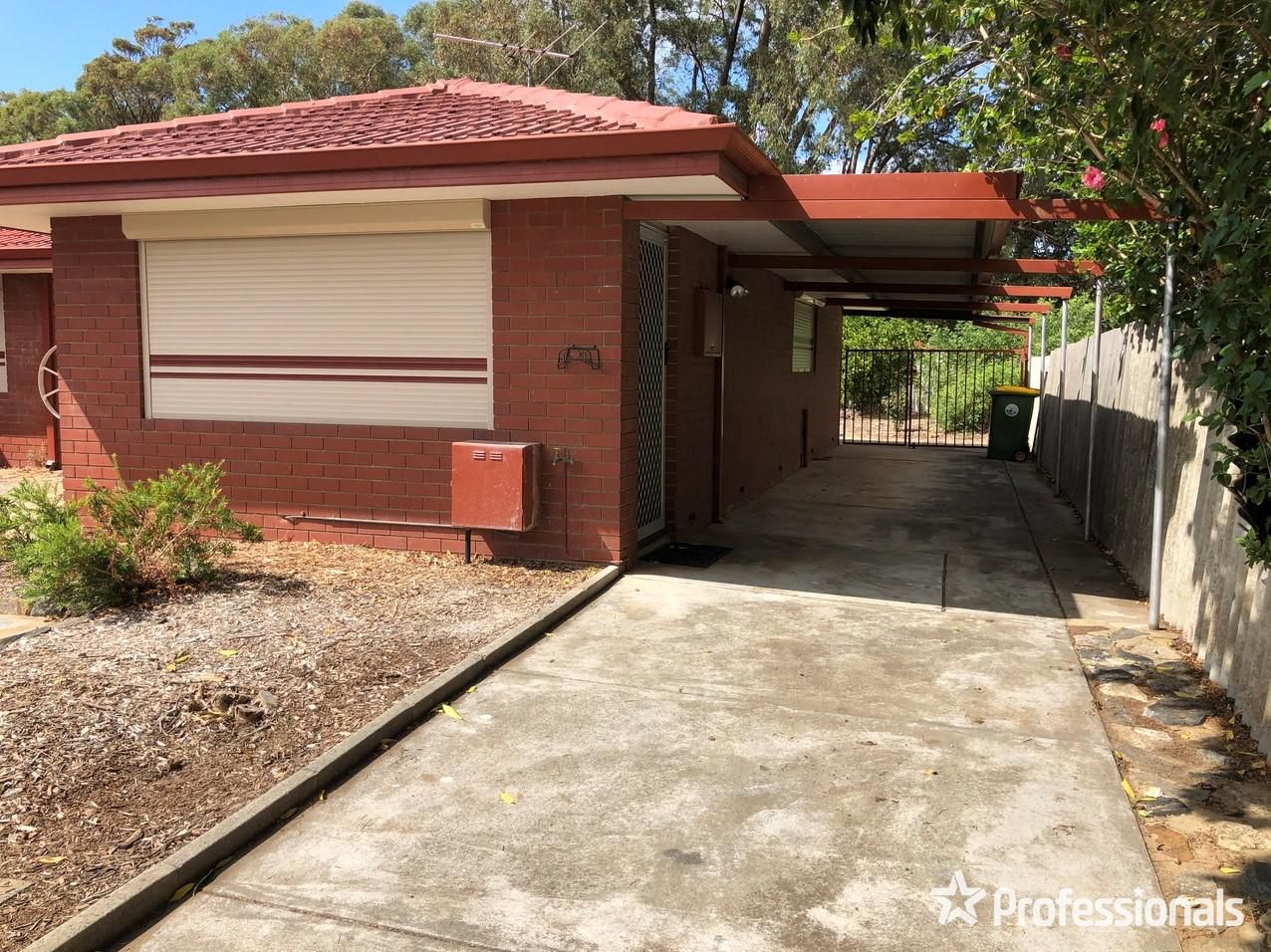 2 bedrooms House in 23 Cordelia Road ARMADALE WA, 6112