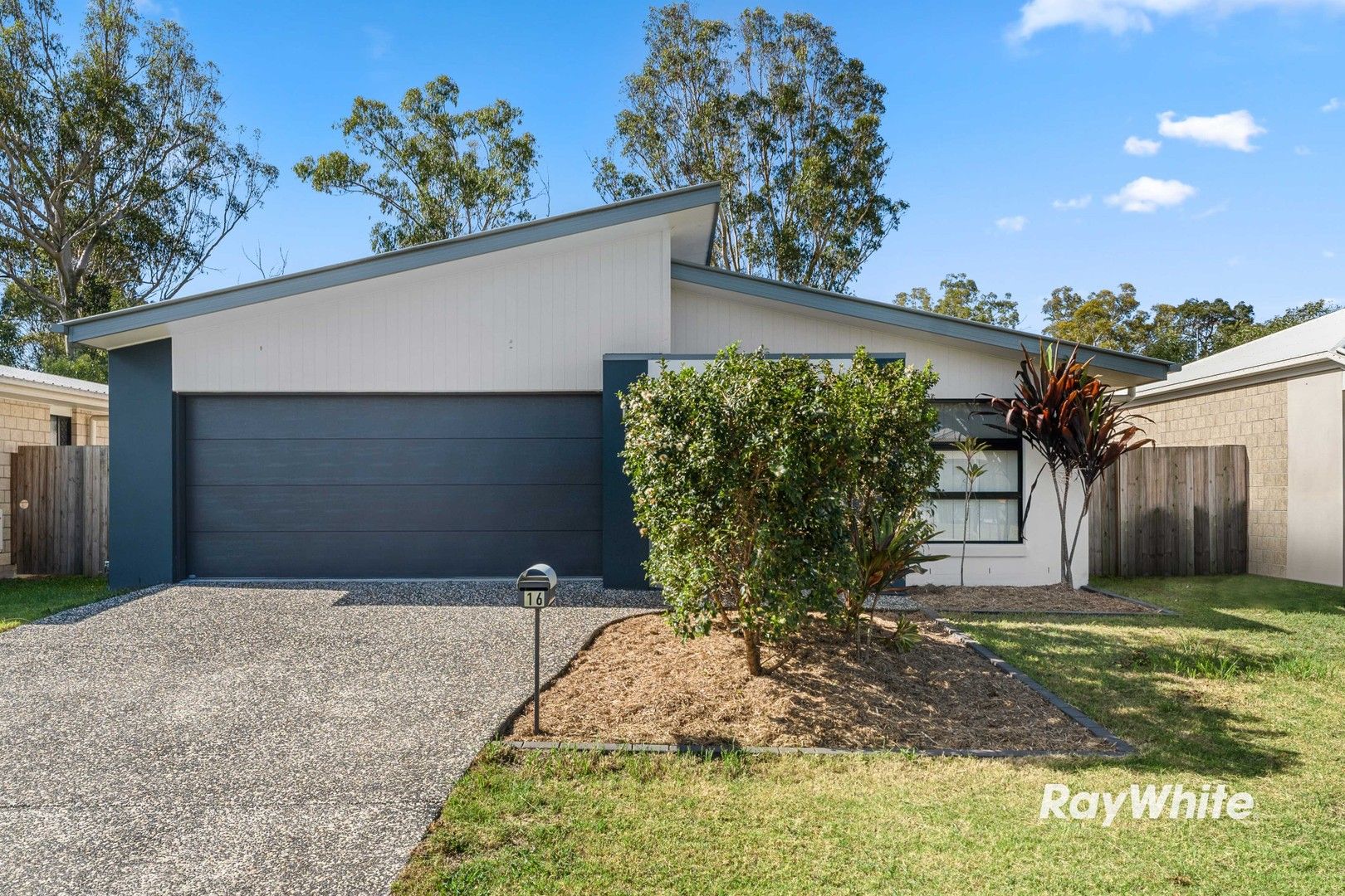 16 Frederick Place, Park Ridge QLD 4125, Image 0