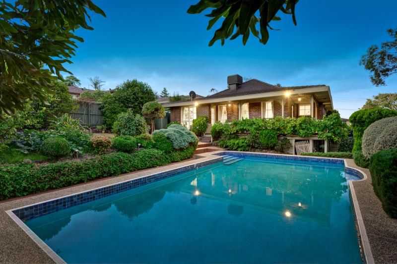3 bedrooms House in 72 Wilson Road GLEN WAVERLEY VIC, 3150