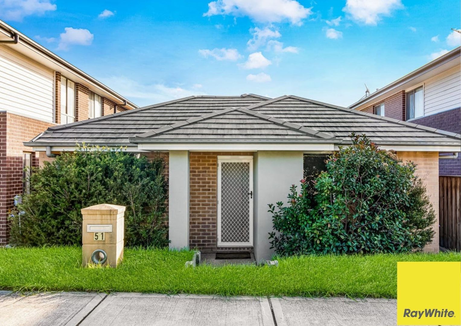 4 bedrooms House in 51 Carrisbrook Street NORTH KELLYVILLE NSW, 2155