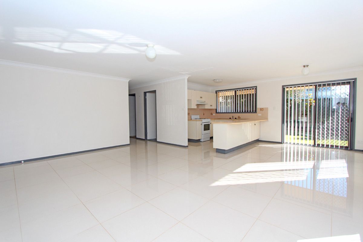 3 bedrooms Villa in 2/13 Koorong Avenue PORT MACQUARIE NSW, 2444