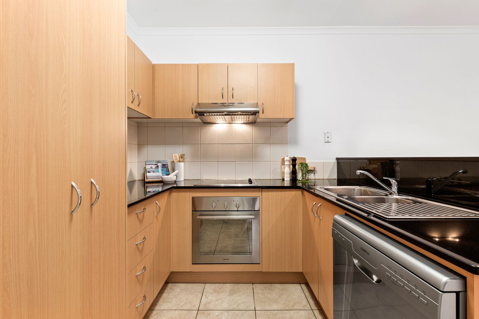 13/508 Blackburn Road, Doncaster East VIC 3109, Image 2