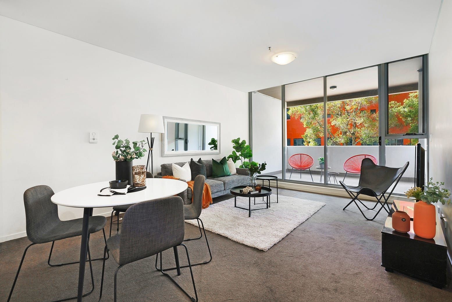 2 bedrooms Apartment / Unit / Flat in 213/5 O'dea Ave ZETLAND NSW, 2017