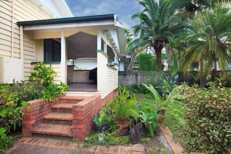 42 Hughes Avenue, 36 Peak Avenue, 38 Peak Avenue, Main Beach QLD 4217, Image 2