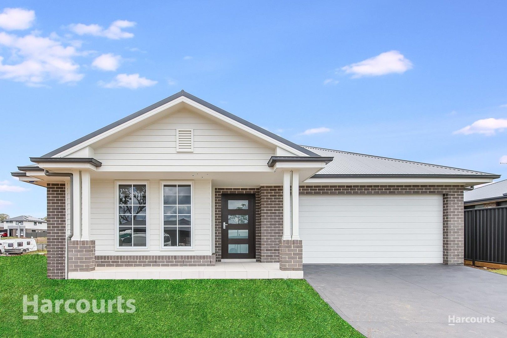 4 bedrooms House in 10 Dulcimere Street TAHMOOR NSW, 2573