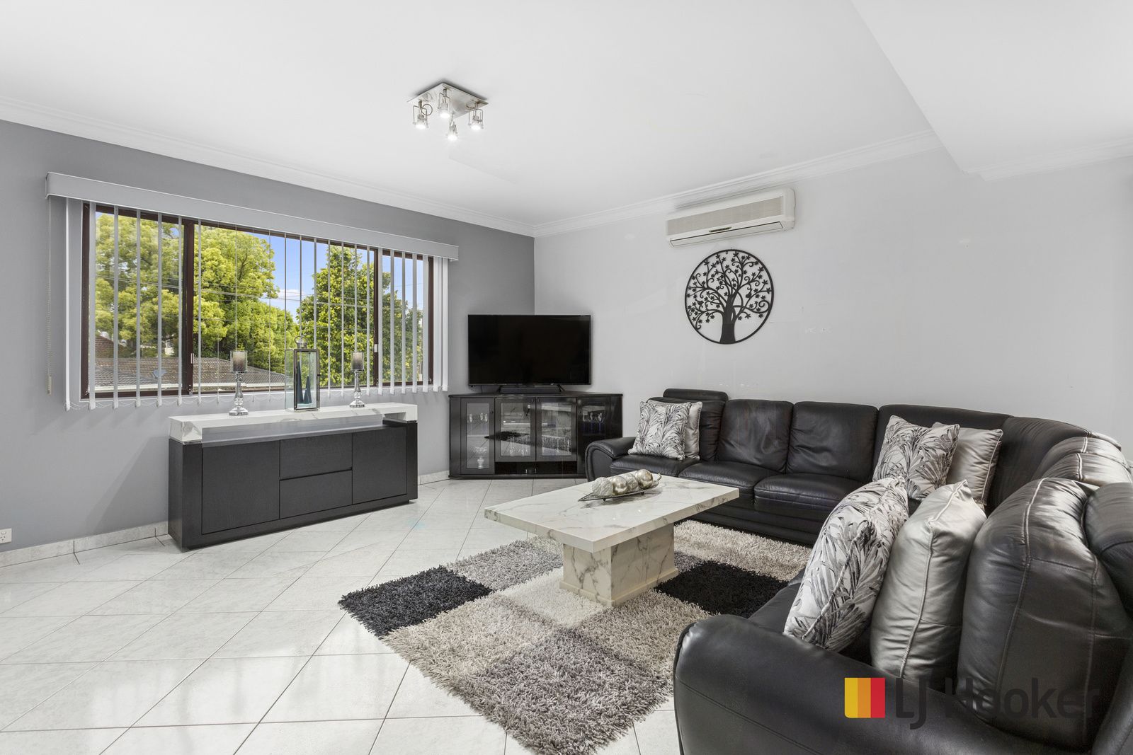 27 Gallipoli Street, Hurstville NSW 2220, Image 2