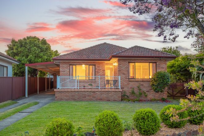 Picture of 16 Andrew Place, GIRRAWEEN NSW 2145