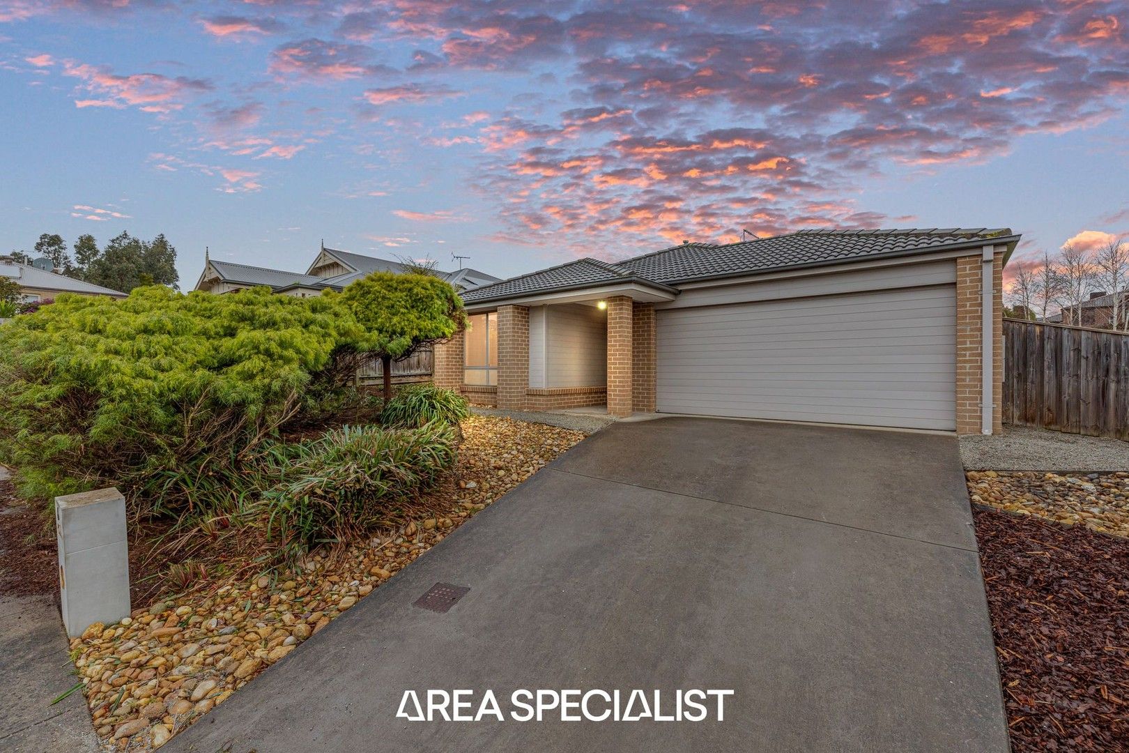 4 bedrooms House in 6 Bronte Court DROUIN VIC, 3818