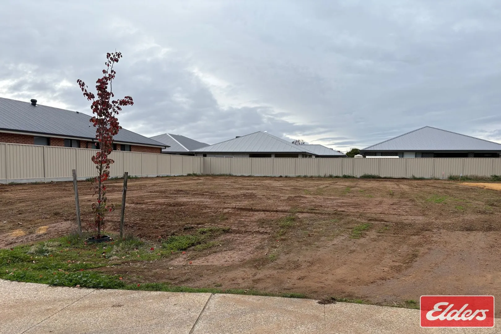 Rare Earth - Big 768sqm Allotment with Wide Frontage - Vue 3
