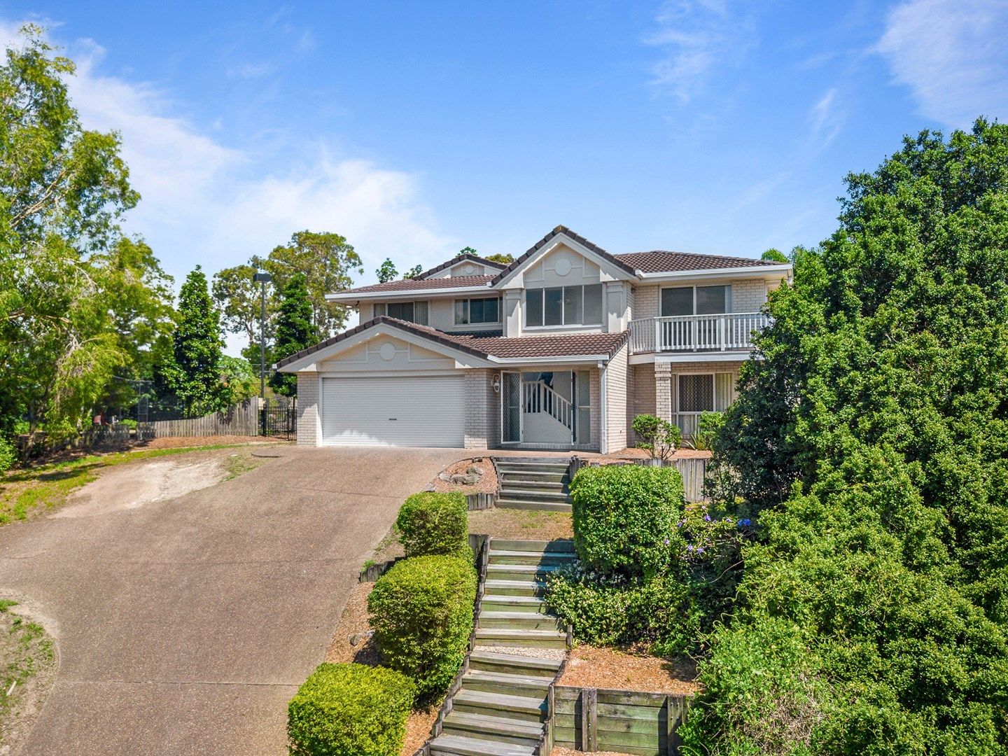 4 bedrooms House in 9 Janie Close SINNAMON PARK QLD, 4073