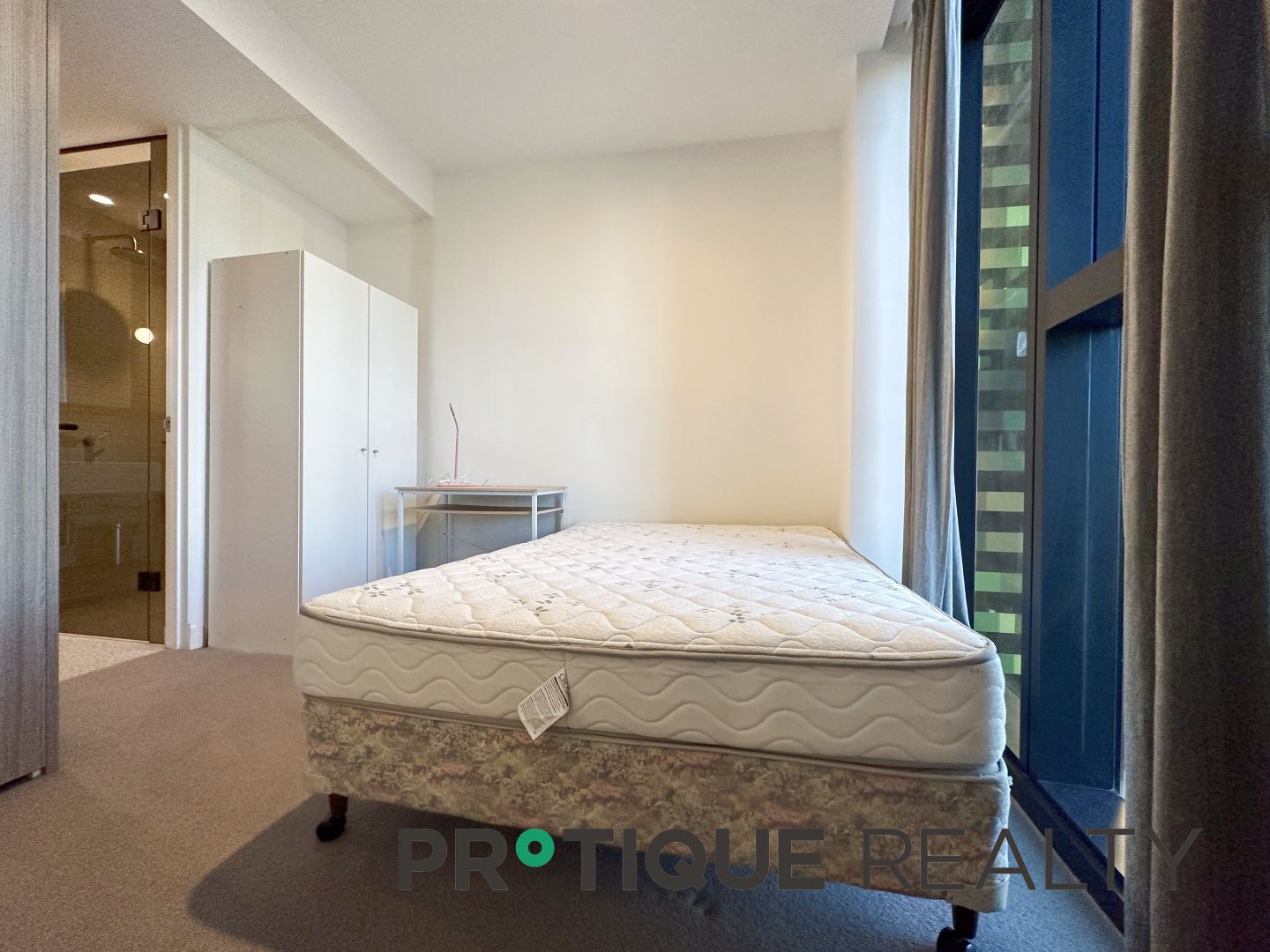 1816/160 Victoria Street, Carlton VIC 3053, Image 2