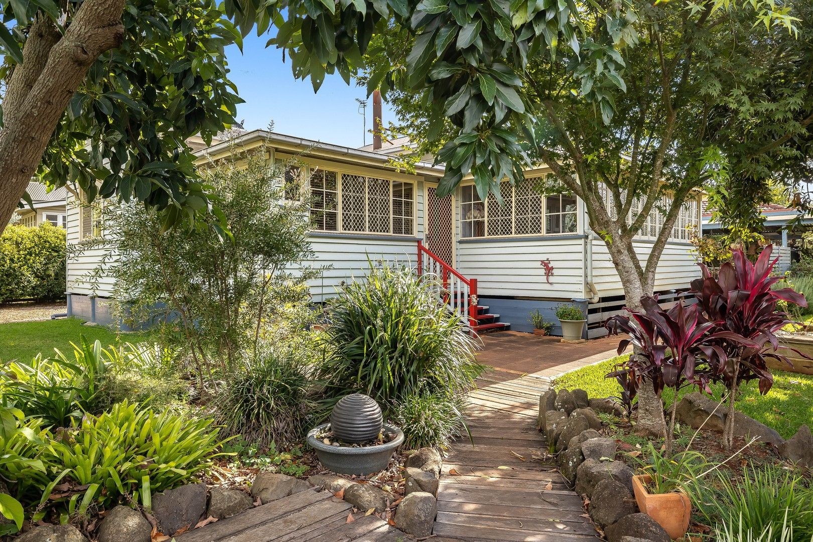 3 bedrooms House in 23 Ranfurly Street NEWTOWN QLD, 4350