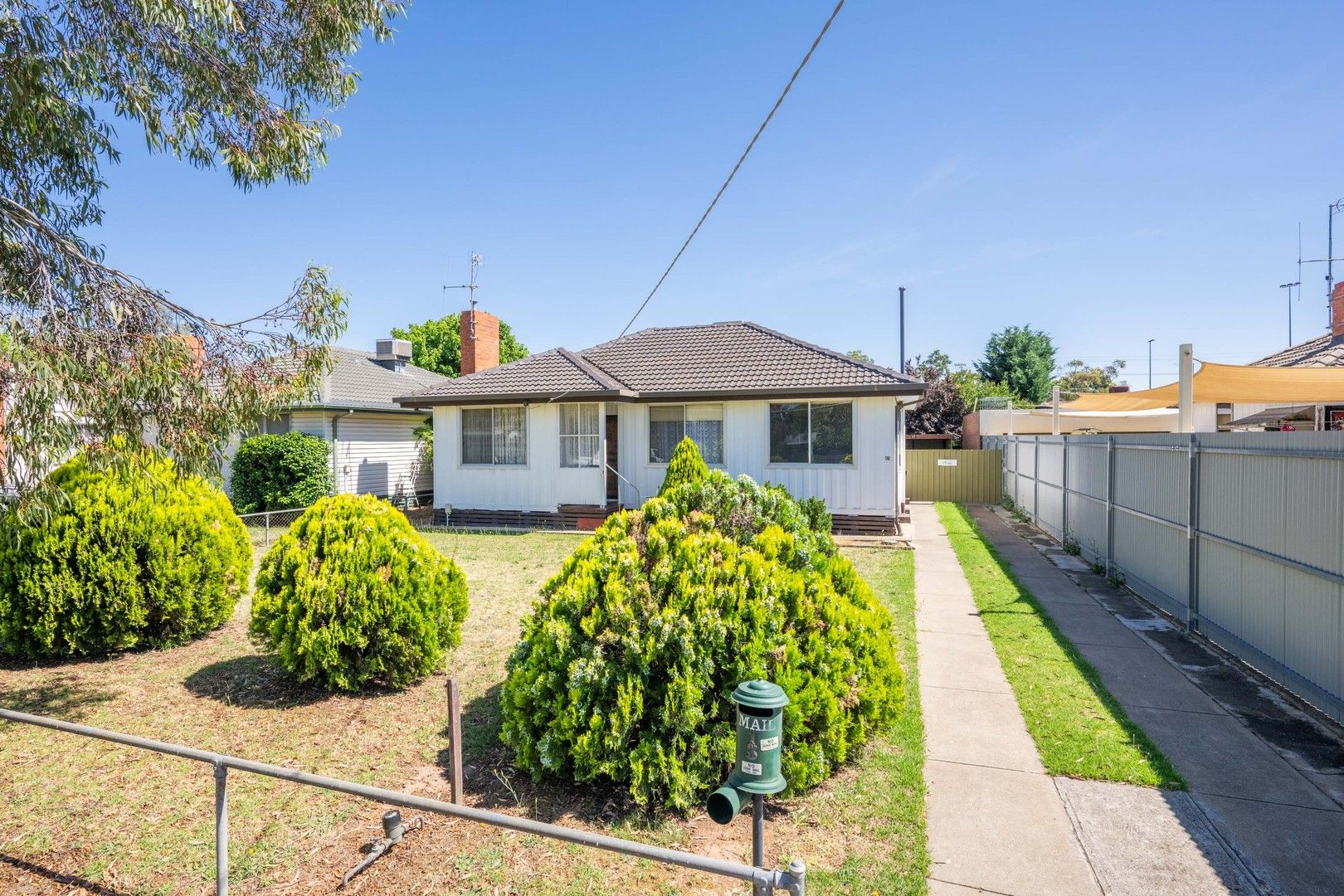 3 bedrooms House in 13 Cameron Avenue SHEPPARTON VIC, 3630