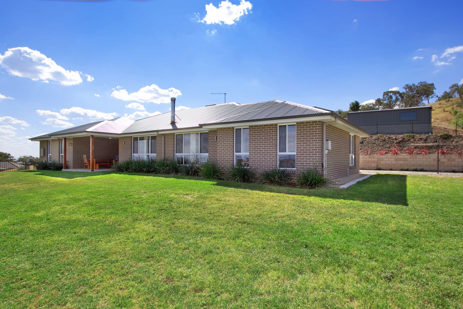 10 Bentwing Place, North Tamworth Property History & Address Research