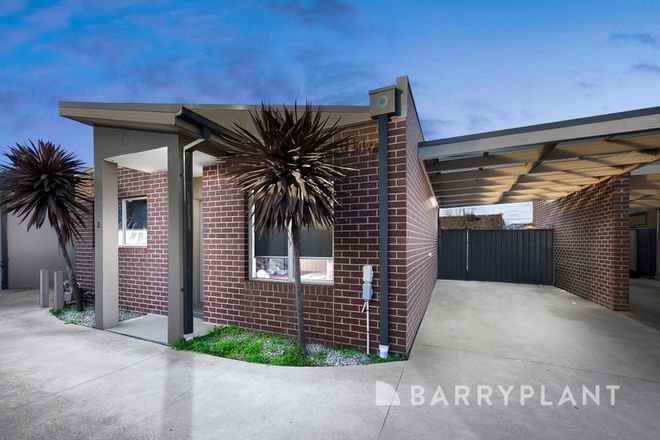Picture of 2/33 Henry Street, ST ALBANS VIC 3021