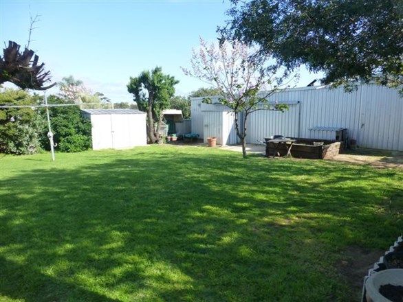 15 Camm Street, Corrigin WA 6375, Image 2