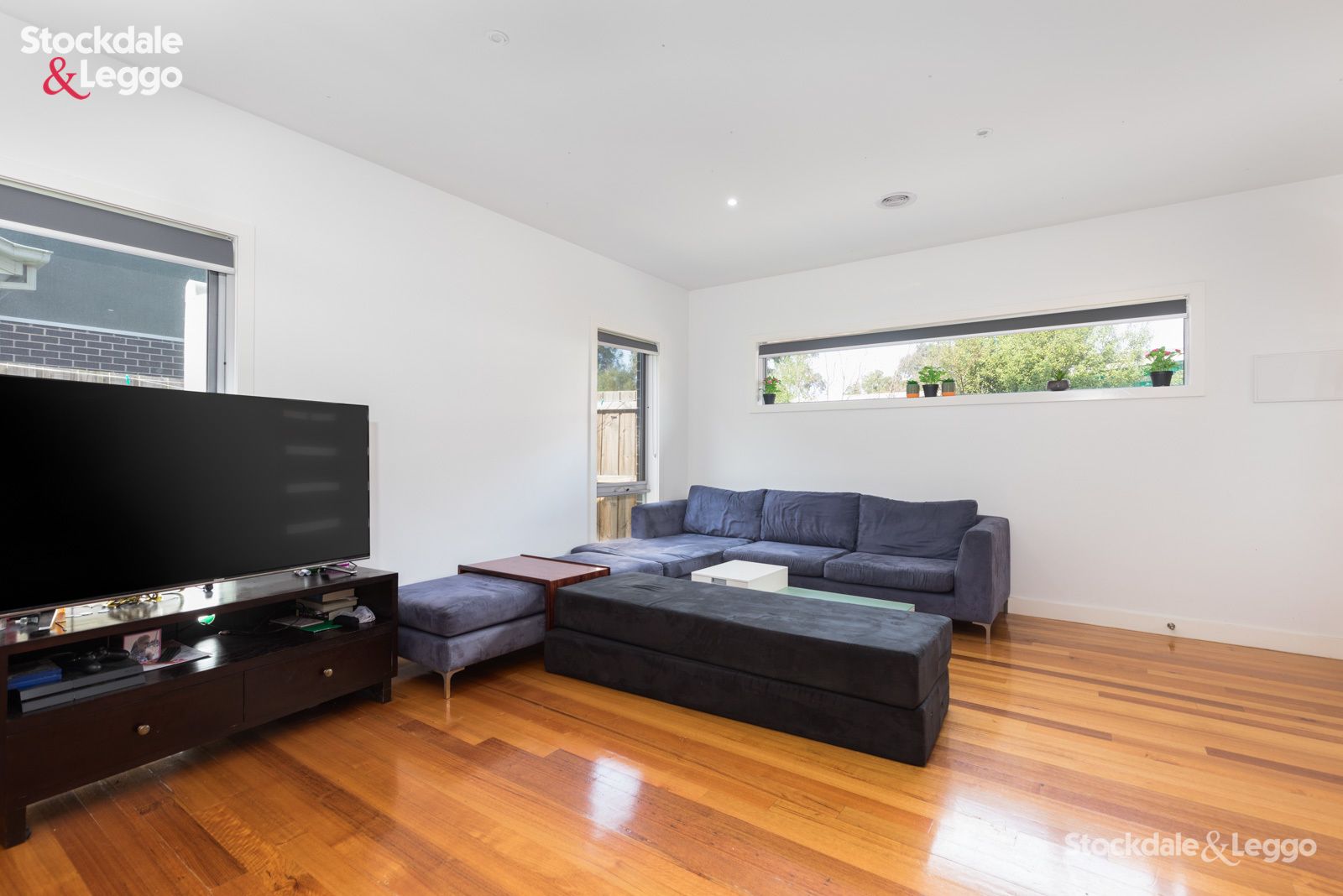 2/10 Conifer Avenue, Brooklyn VIC 3012, Image 2