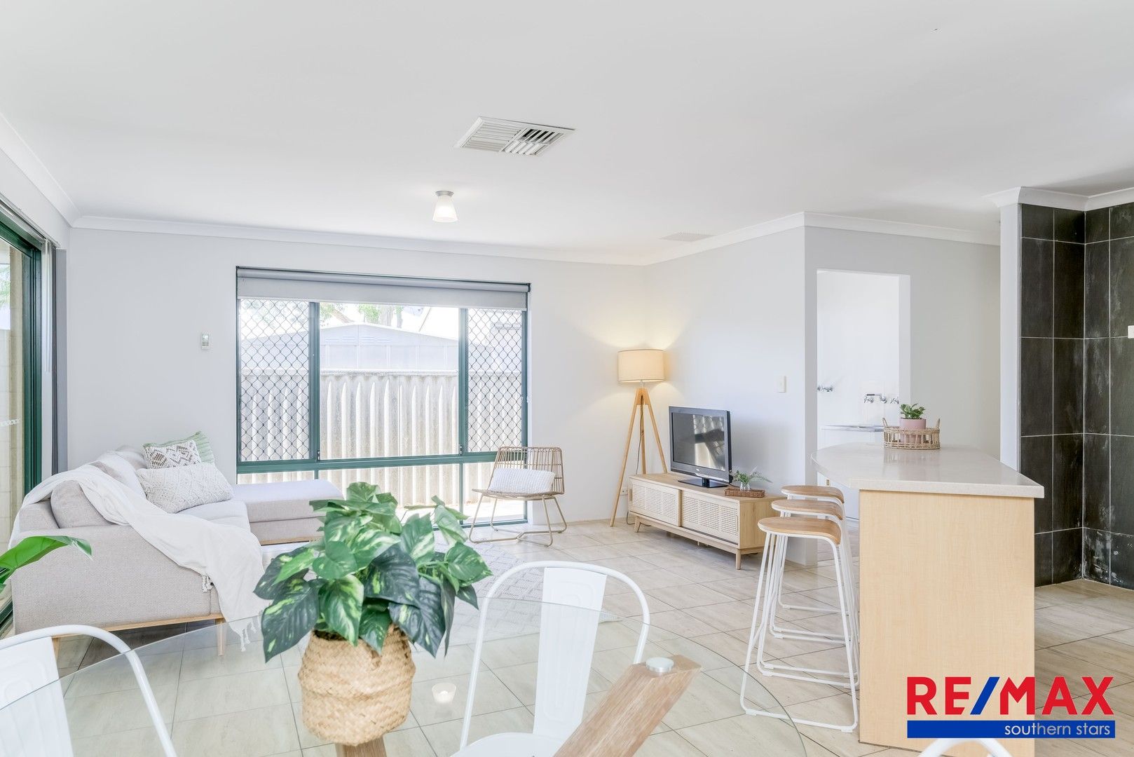 318b Wharf Street, Queens Park WA 6107, Image 0