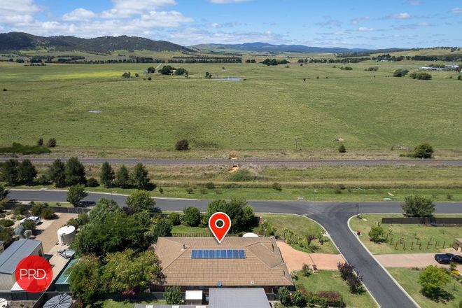 Picture of 18 Simms Drive, BUNGENDORE NSW 2621