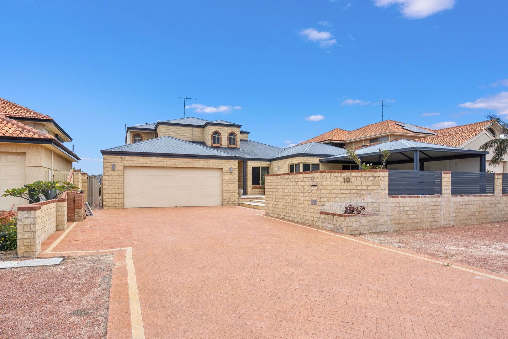 4 bedrooms House in 10 Ronsard Drive SAN REMO WA, 6210