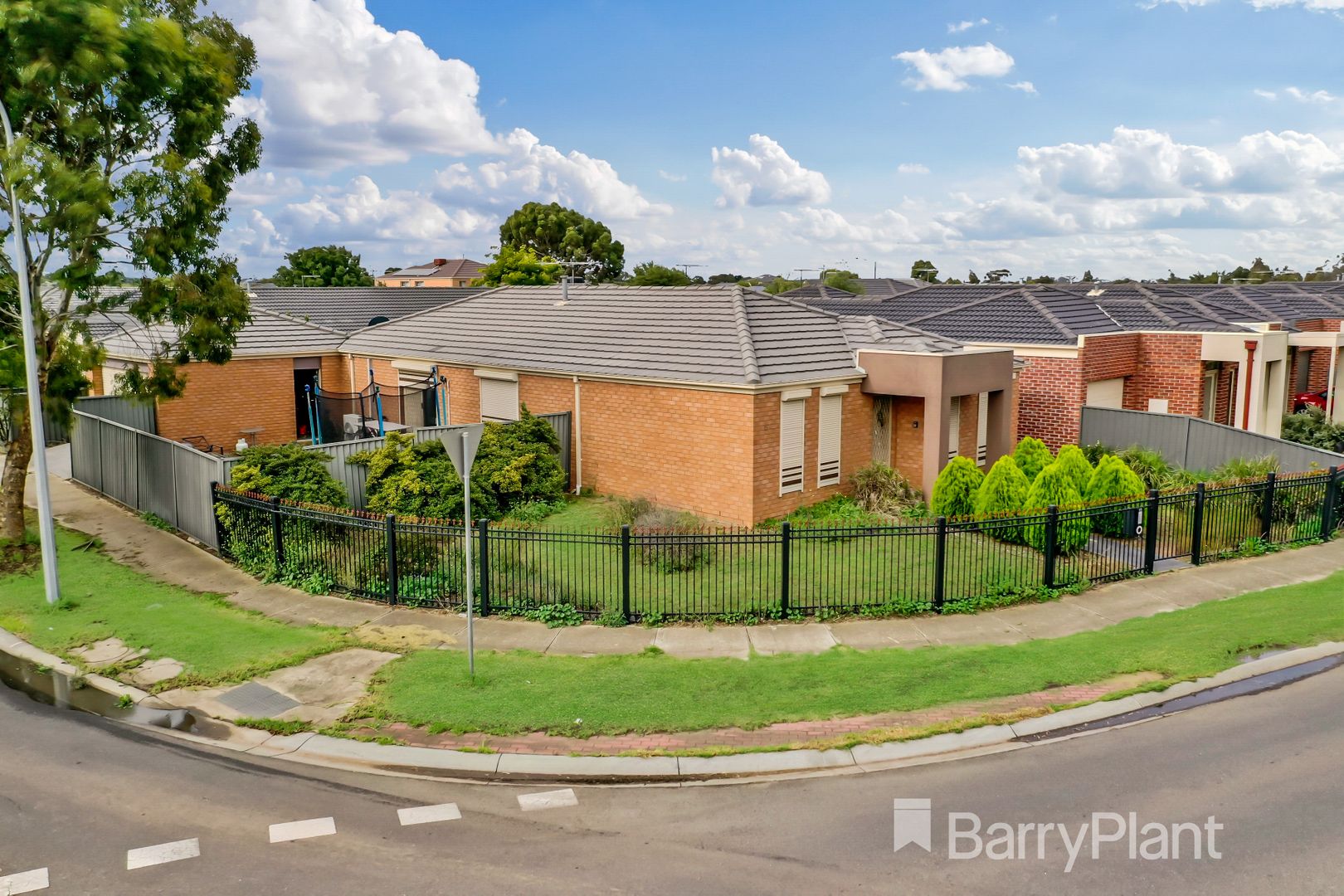 15 Hatchlands Drive, Deer Park VIC 3023 Domain