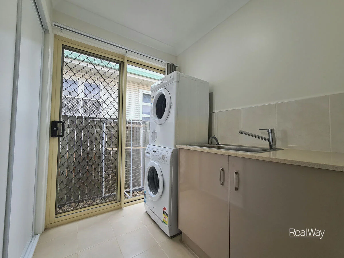 Additional image 7 of 1/227 North Street, Rockville QLD 4350