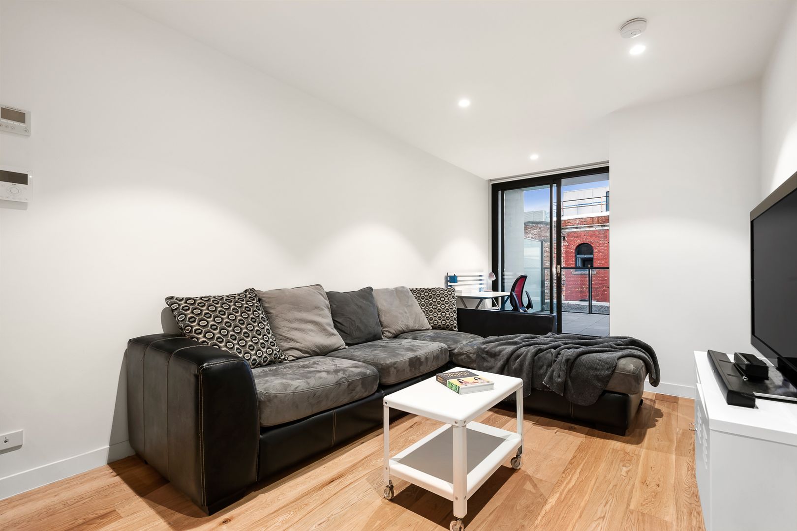 215/132 Smith Street, Collingwood VIC 3066, Image 2