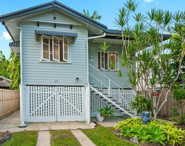 25 Lily Street, Cairns North QLD 4870