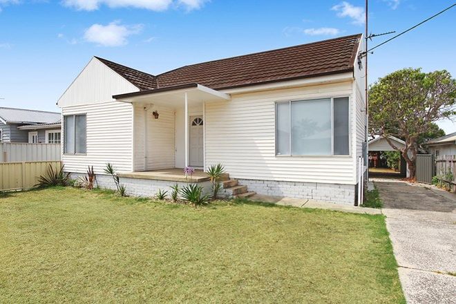 Picture of 65 Dobbie Avenue, EAST CORRIMAL NSW 2518