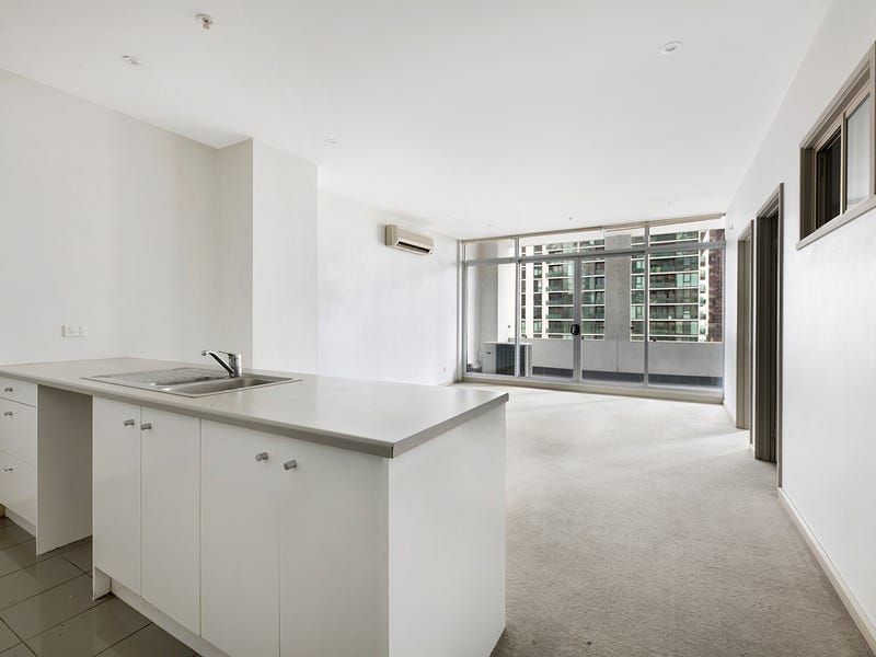 4 bedrooms Apartment / Unit / Flat in 1204/270 King Street MELBOURNE VIC, 3000