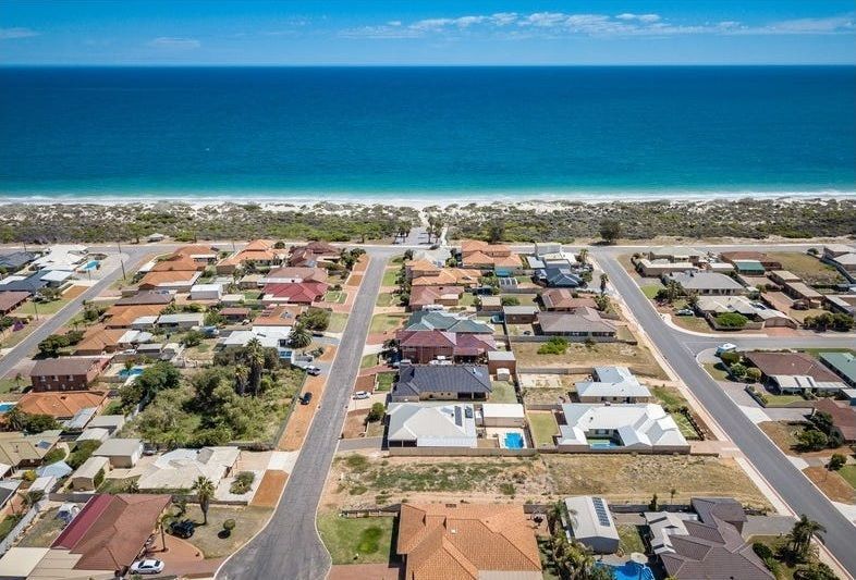 15 BUCHANAN PLACE, Tarcoola Beach WA 6530, Image 0