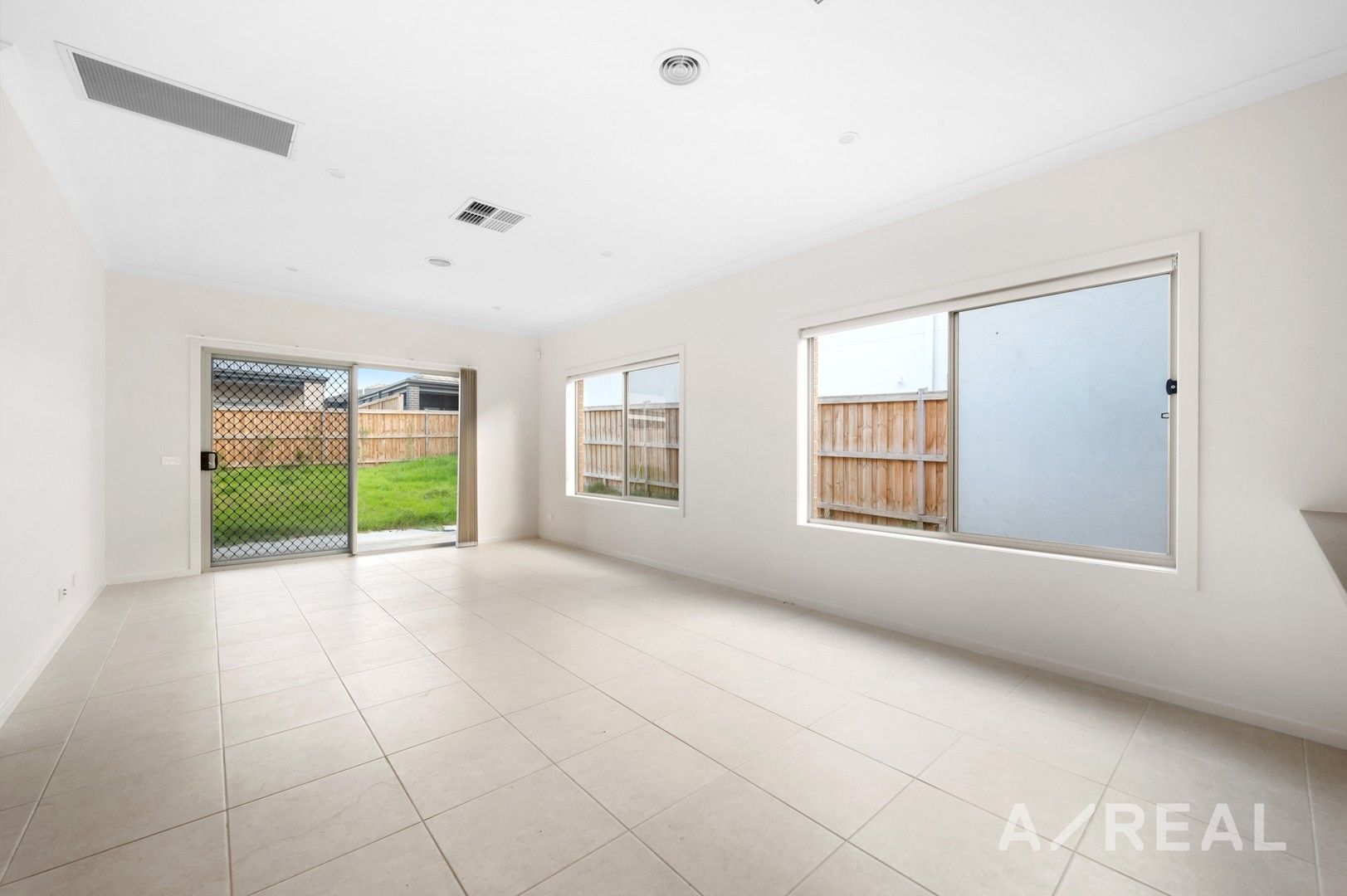 4 bedrooms House in 7 Bolero Way JUNCTION VILLAGE VIC, 3977