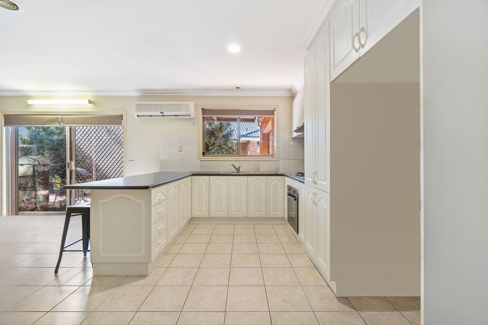 2/27 Pimelea Way, Hillside VIC 3037, Image 2