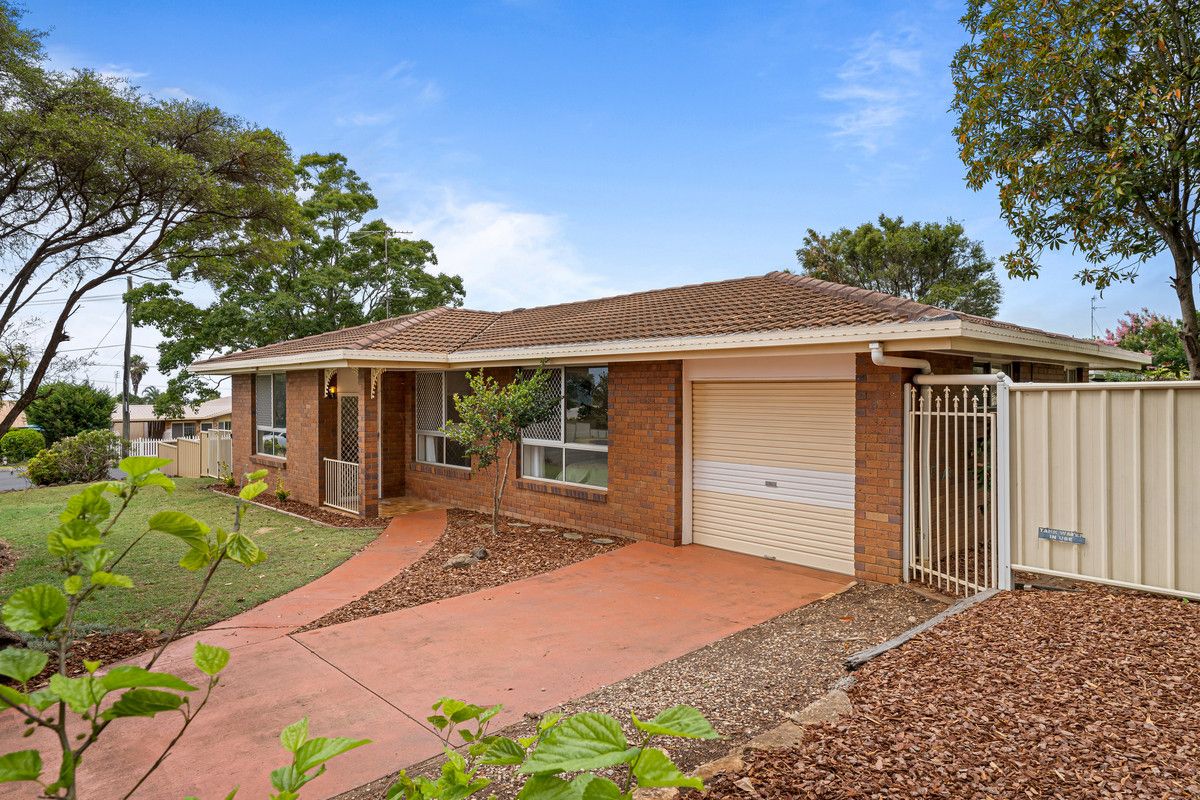 3 bedrooms House in 15 Yandilla Street NEWTOWN QLD, 4350