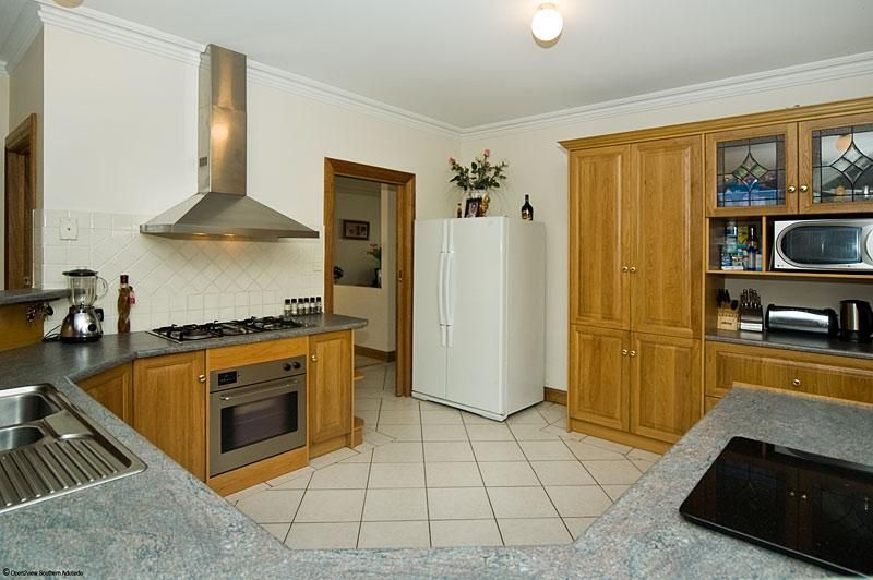 11 Victor Harbor Rd, OLD NOARLUNGA SA 5168, Image 2