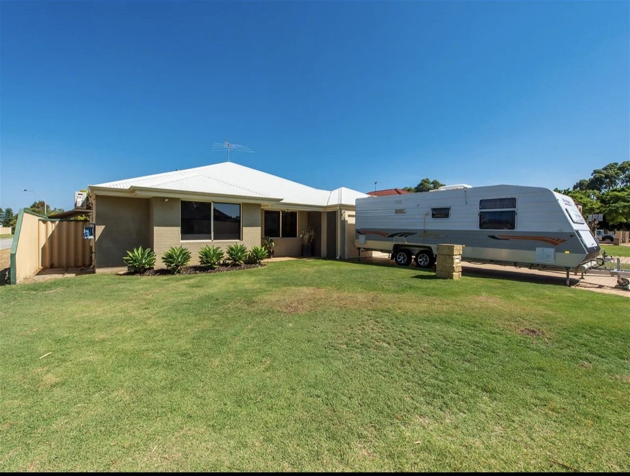 3 bedrooms House in 26 Bopeechee Way PORT KENNEDY WA, 6172