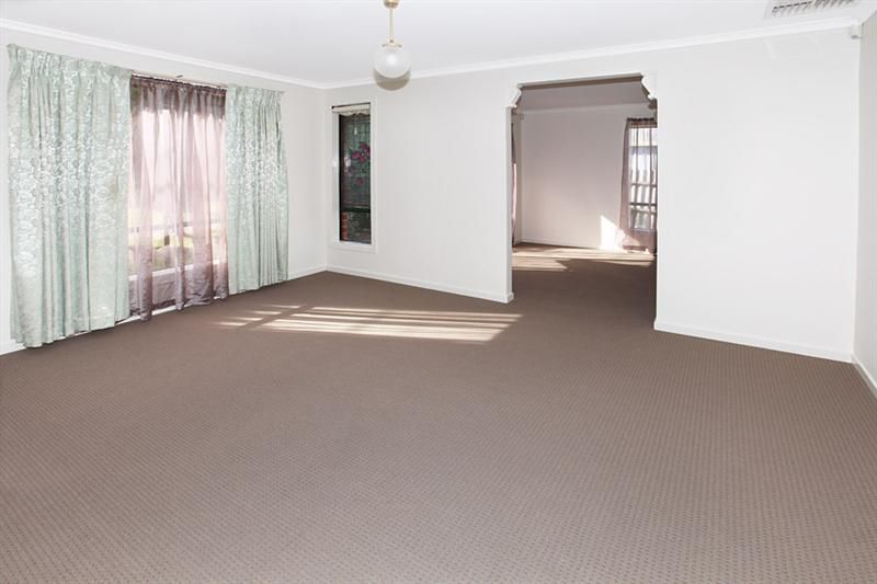 1C Grevillia Road, OAK PARK VIC 3046, Image 2