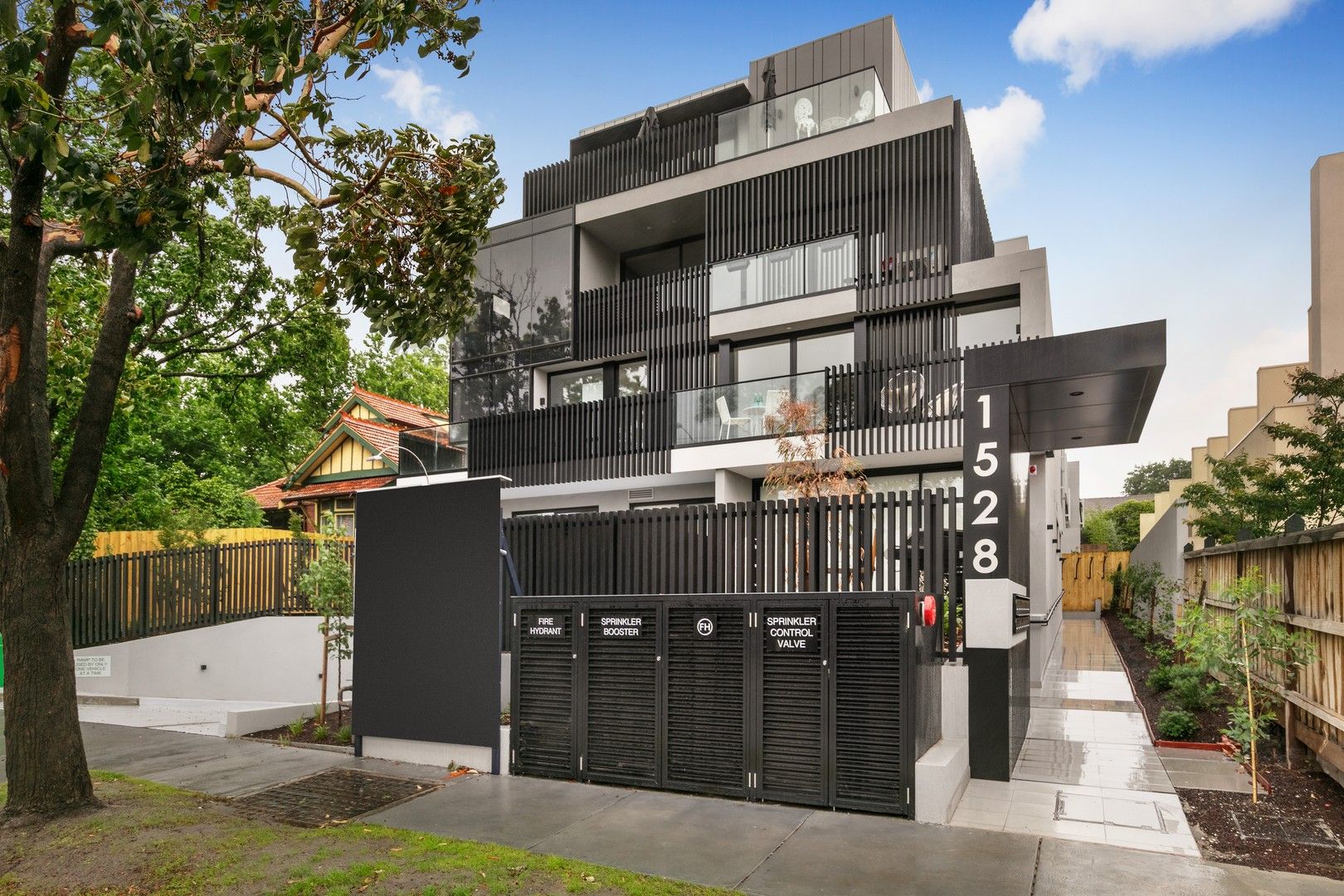 3 bedrooms Apartment / Unit / Flat in 13/1528 Malvern Road GLEN IRIS VIC, 3146