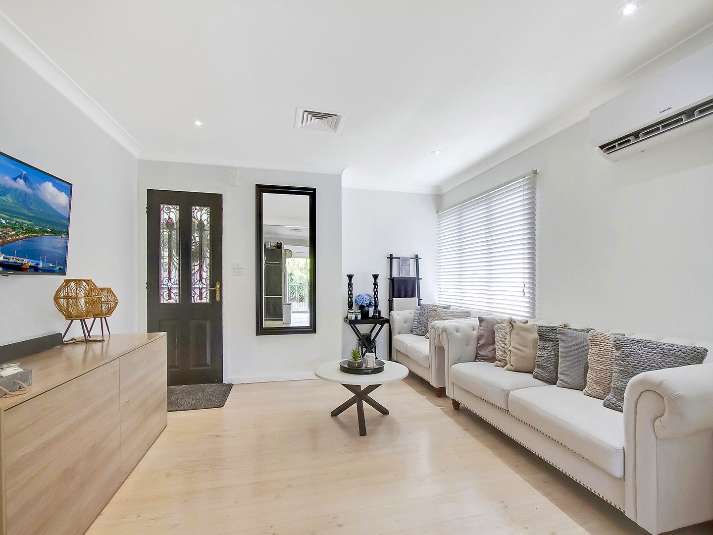 4 bedrooms House in 179 Captain Cook Drive WILLMOT NSW, 2770
