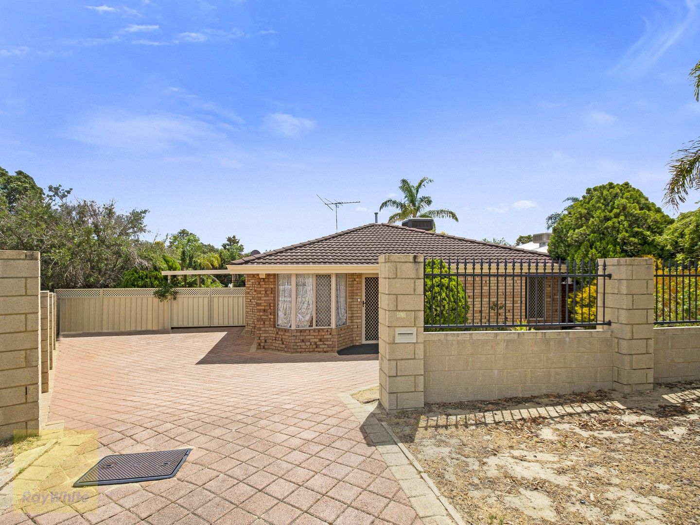 4 bedrooms House in 53 Apple Blossom Drive MIRRABOOKA WA, 6061