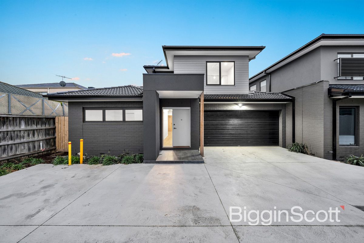 3 bedrooms Townhouse in 12 Tiffany Close SPRINGVALE SOUTH VIC, 3172