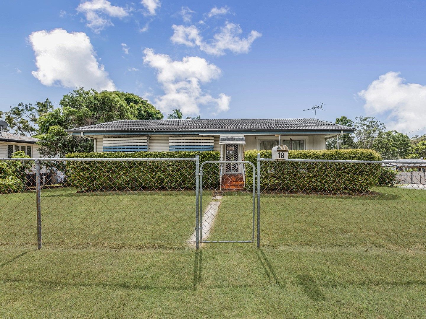 3 bedrooms House in 18 Grenadier Circle EBBW VALE QLD, 4304
