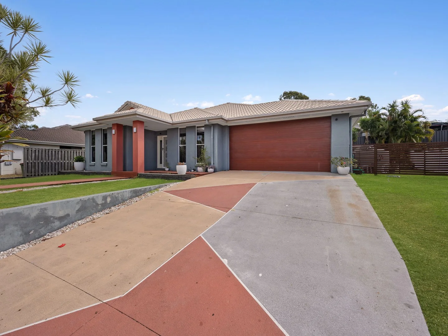 19 Quinn Close, Augustine Heights QLD 4300