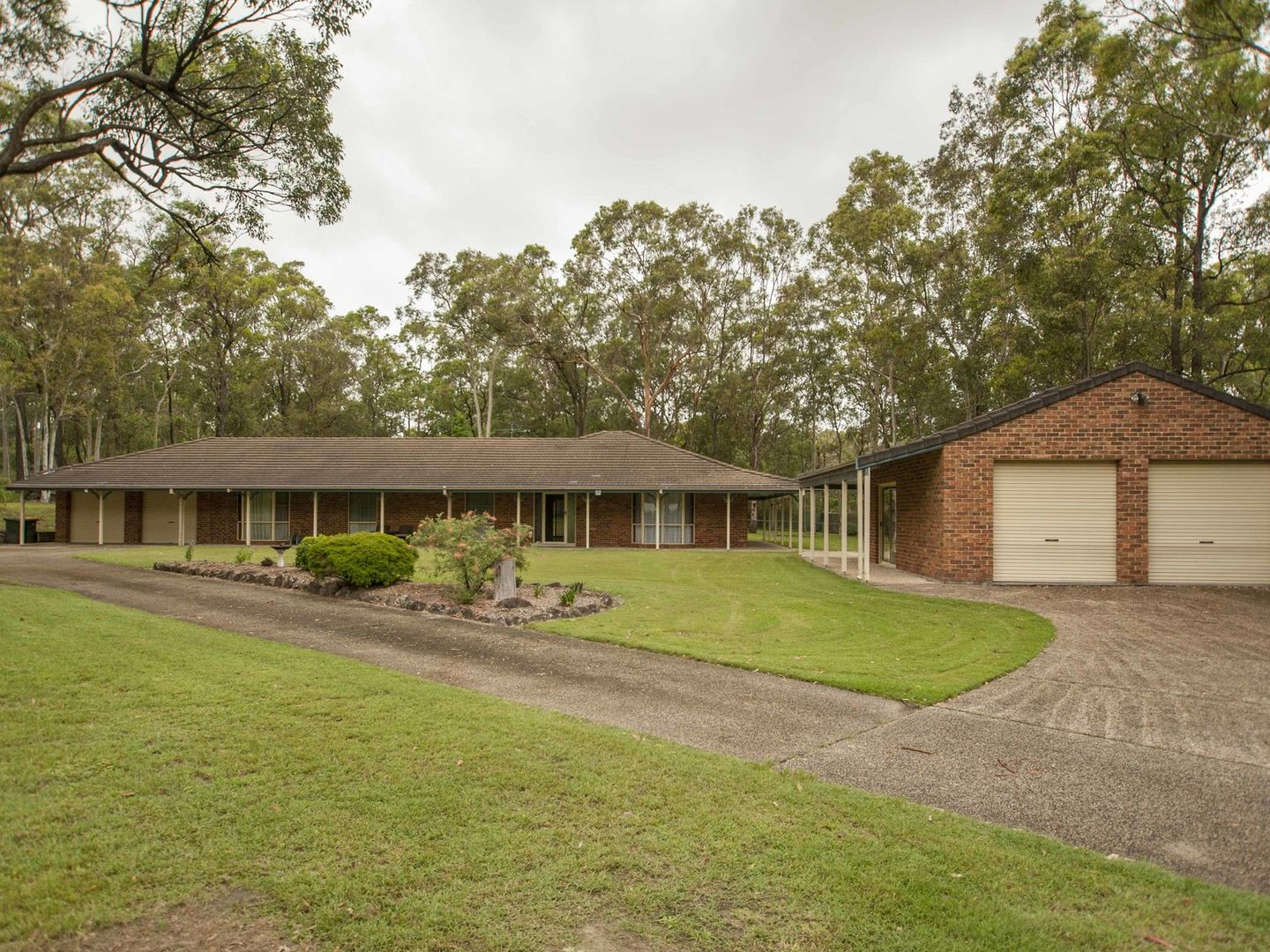 10 Grey Gum Crescent, Chisholm Property History & Address Research