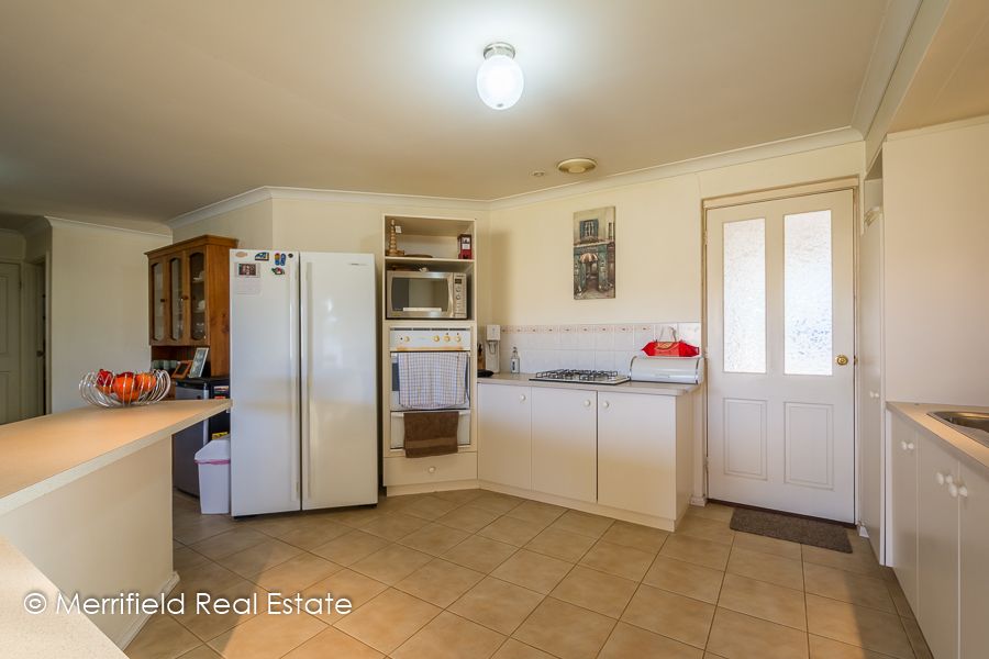 22 Ardross Crescent, Collingwood Park WA 6330, Image 2