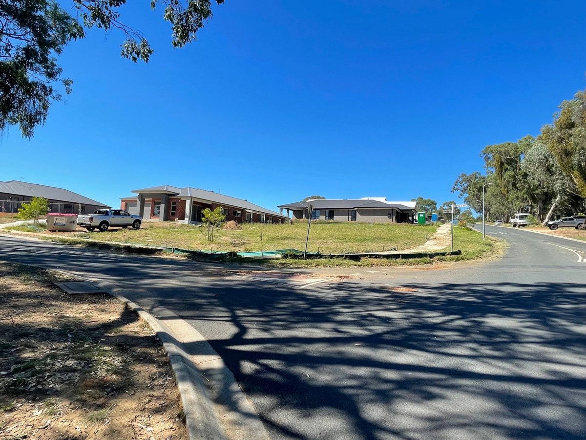 98 Brewer Drive, West Wodonga VIC 3690, Image 2